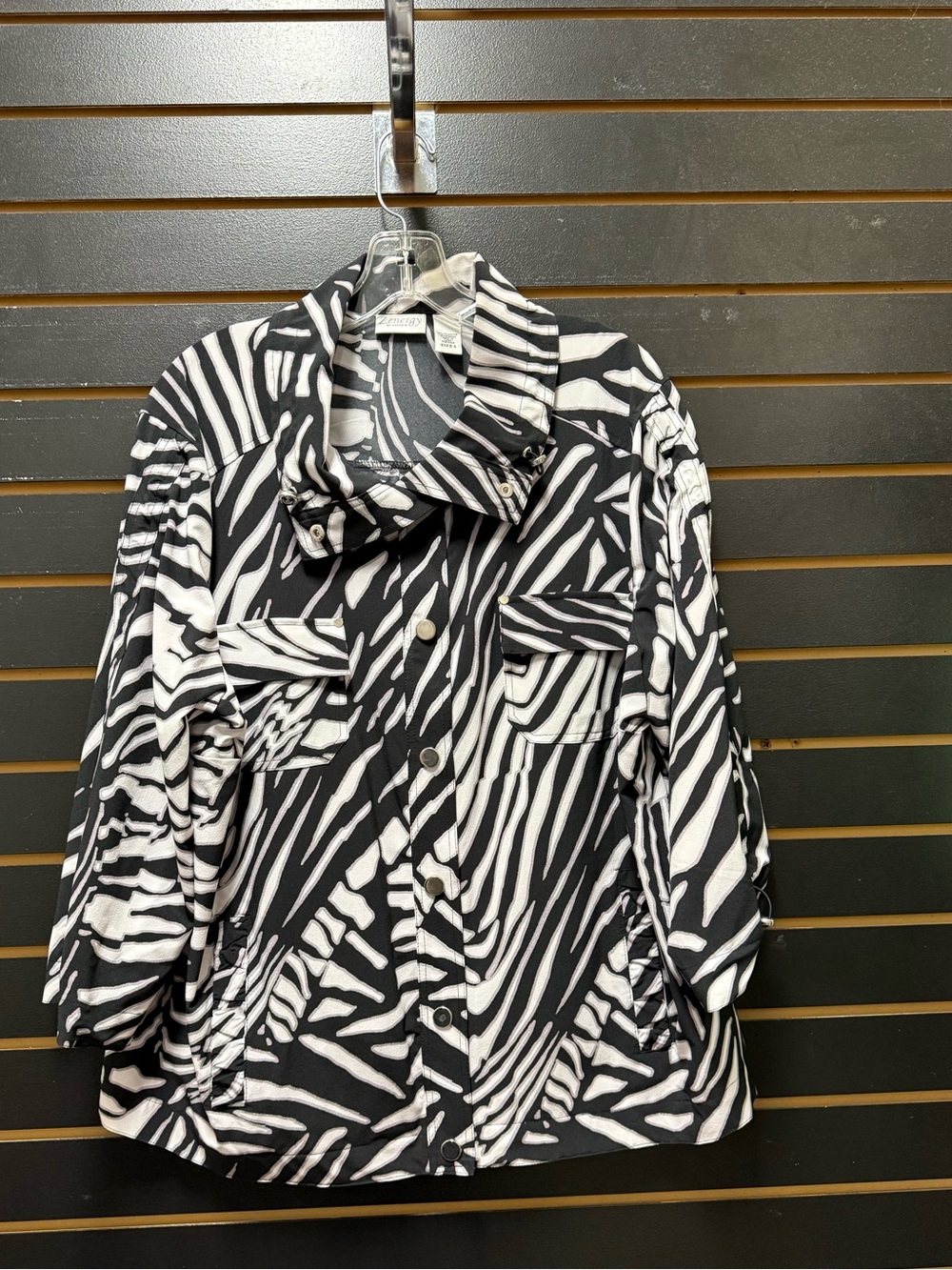 Zenergy by Chico’s XL Black White Abstract Print Utility Jacket